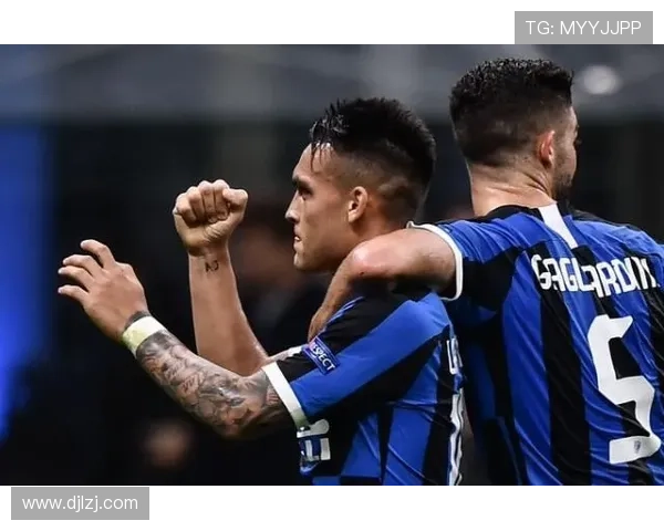 多特蒙德半场领先斯图加特埃姆雷詹点球破门拜尔补射得分